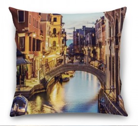 3D Подушка «Вечерний канал в Венеции»
