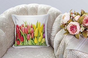 3D Подушка «Множество тюльпанов в росе» вид 4